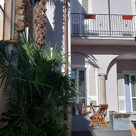 Apartment Palm House Brusimpiano